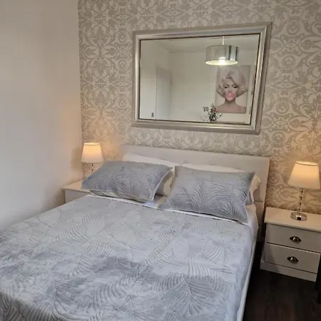 Le Peekskill Apartamento Montbron